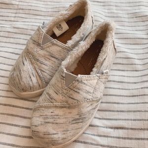 Toms sneakers